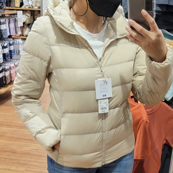 Women's Beige Puffer Jacket - Picture 5 of 10